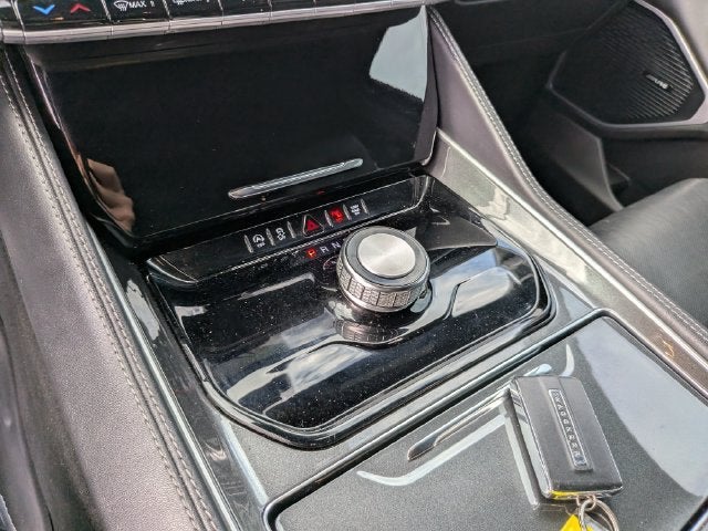 2023 Jeep Wagoneer Base