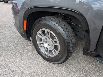 2023 Jeep Wagoneer Base
