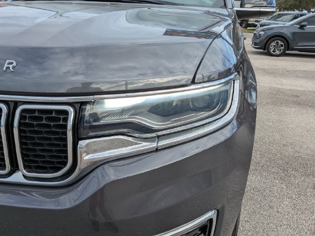 2023 Jeep Wagoneer Base