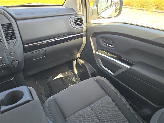 2024 Nissan Titan SV