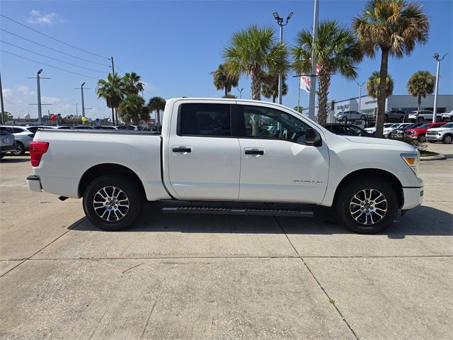 2024 Nissan Titan SV