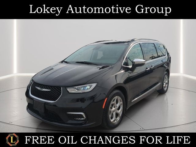2023 Chrysler Pacifica Limited's photo
