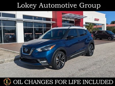 2018 Nissan Kicks SR Blue w white roof