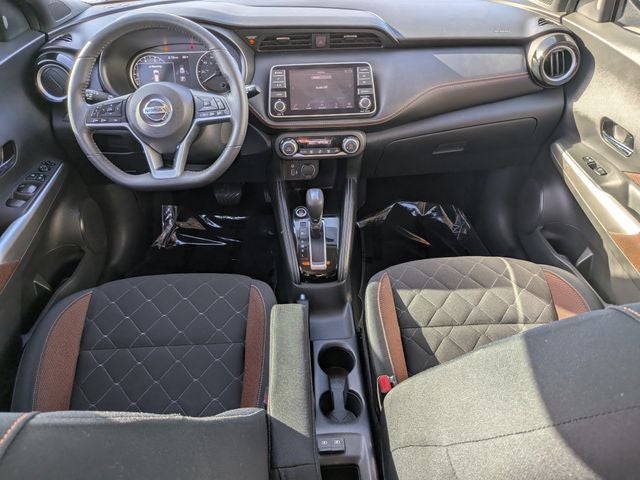 2018 Nissan Kicks SR Blue w white roof
