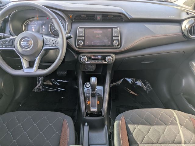 2018 Nissan Kicks SR Blue w white roof