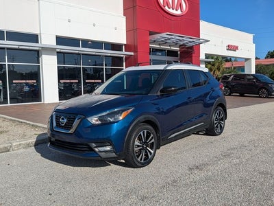 2018 Nissan Kicks SR Blue w white roof