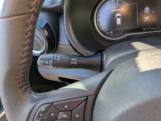 2018 Nissan Kicks SR Blue w white roof
