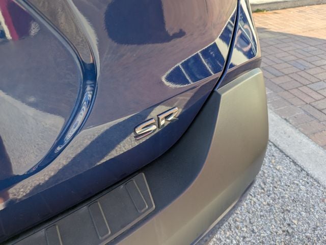 2018 Nissan Kicks SR Blue w white roof