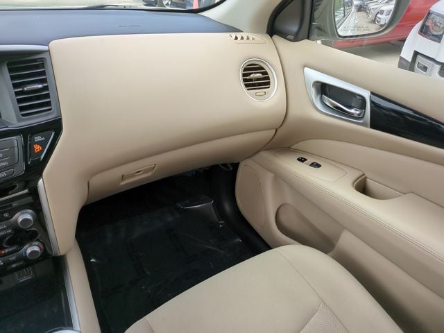 2019 Nissan Pathfinder SV