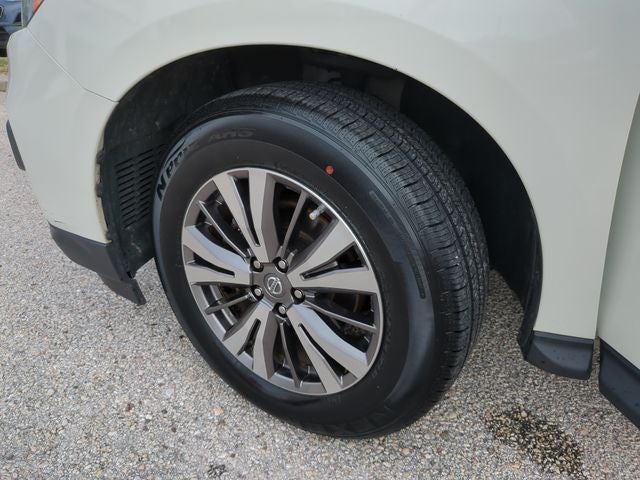 2019 Nissan Pathfinder SV