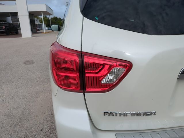 2019 Nissan Pathfinder SV