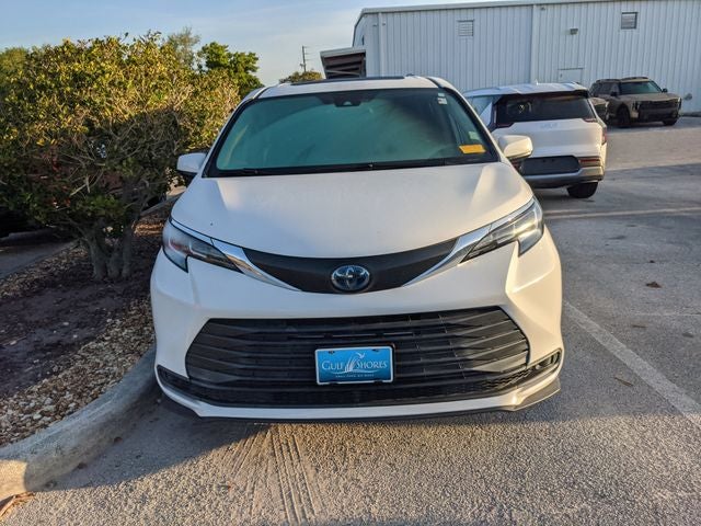 2021 Toyota Sienna LE 8 Passenger