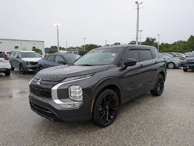 2024 Mitsubishi Outlander SE Black Edition w/Pano Roof