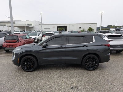 2024 Mitsubishi Outlander SE Black Edition w/Pano Roof