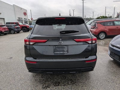 2024 Mitsubishi Outlander SE Black Edition w/Pano Roof