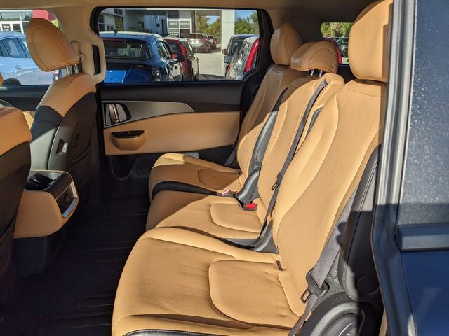 2023 Kia Carnival LX