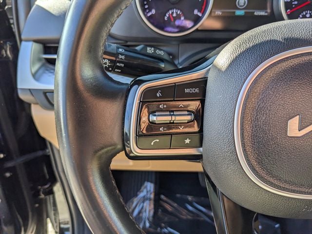 2023 Kia Carnival LX